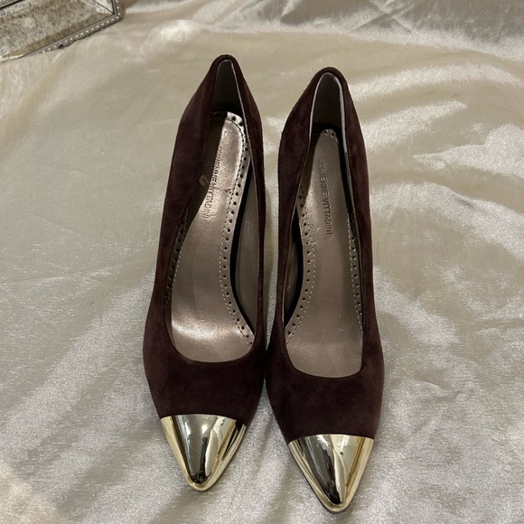 Velvet Mocha Heels with Gold Toe - Picture 4 of 6